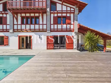 maison de luxe à vendre à larressore