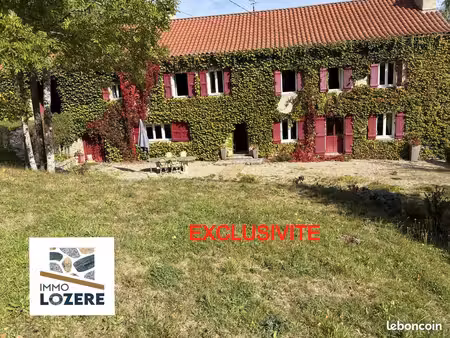 propriété 6 pièces 213 m²