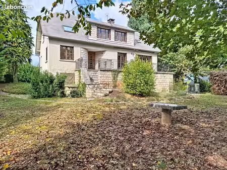 maison 8 pièces 190 m²