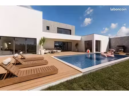 maison 8 pièces 270 m²