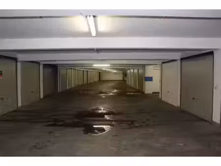 garage à louer à amsterdamstraat 19 ostende (rbx18693)