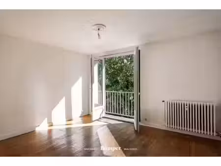 villeurbanne - croix-luizet | t2 de 47 m² à rafraichir | au ca