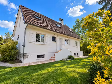 au calme en impasse : maison familiale  4 chambres dont 2 de plain-pied  767 m² de terrain