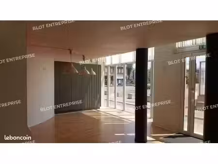 local commercial 165 m²