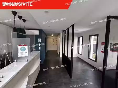 local commercial 122 m²