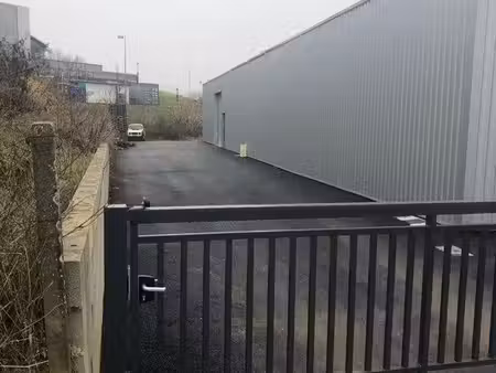 local d’activité / entrepôt – 200 m²