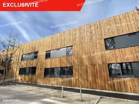 local d'activité 237 m²