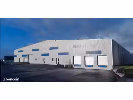 local logistique 2 890 m²