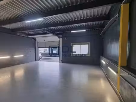 location local d’activités lisses 91090 220m²