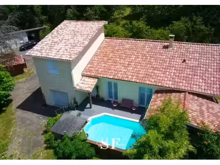 sur les hauteurs de saint-caprais-de-lerm maison familiale avec vue - piscine et logement 