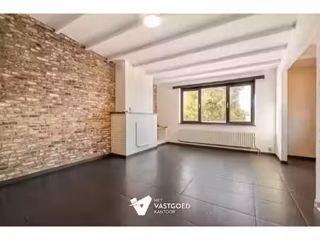 instapklaar appartement met garage (geen gemeenschappelijke kosten!)