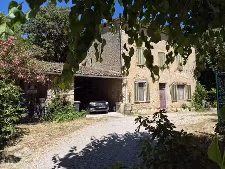 le thoronet  authentique maison de hameau en pierres vendue louée 700