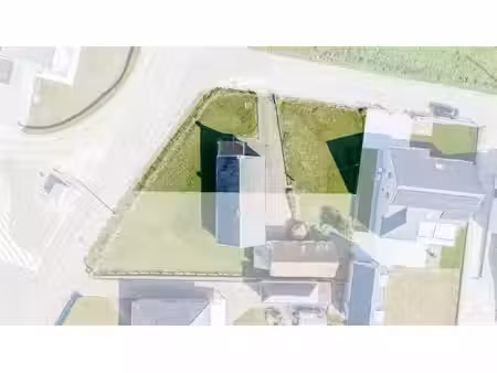 mooi zuidelijk georiënteerd bouwperceel (ca. 578m²) voor open bebouwing  landelijk gelegen