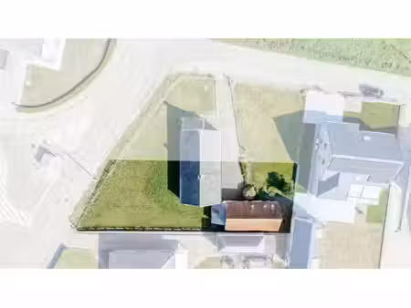 mooi zuidelijk georiënteerd bouwperceel (ca. 618m²) voor open bebouwing  landelijk gelegen