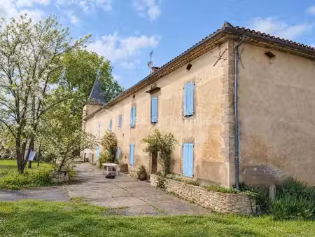 maison de 603 m² à lautrec