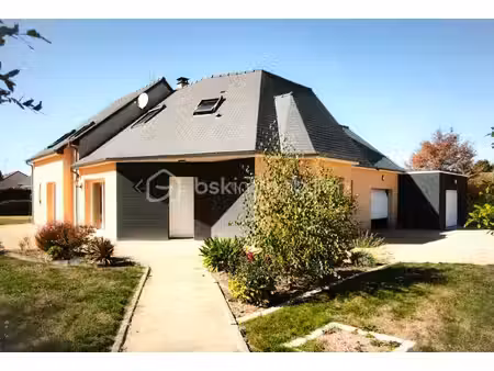 maison traditionnelle de 163 m² à loiron