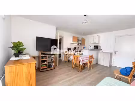 appartement t2 avec balcon et deux places de parking  idéal investisseur