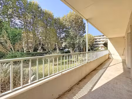 la palasse : un t3 prêt à vivre avec terrasse et stationnement