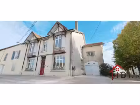 maison d'artiste  dix pièces  330 mètres carrés