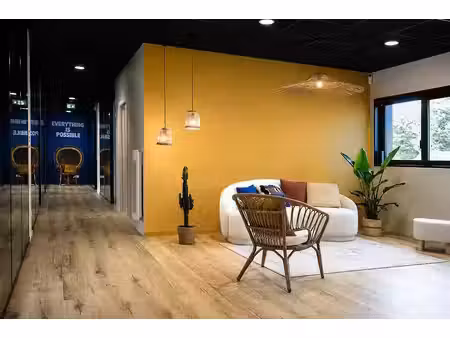 location bureau caudan 192 m²