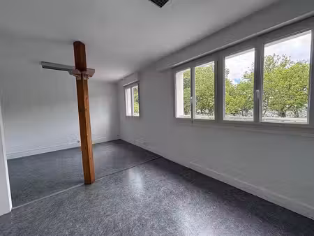 location bureau lorient 80 m²