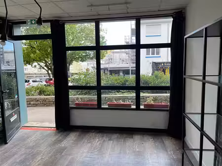 location commerce lorient 47 m²