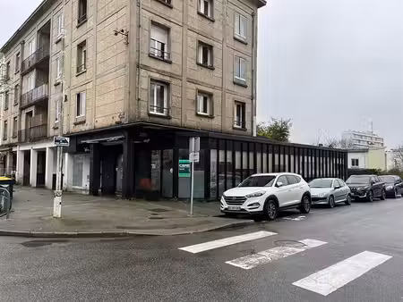 location commerce lorient 209 m²