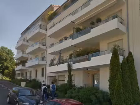 t2 avec balcon et parking