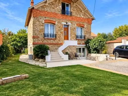 maison de 5 pièces de luxe en vente à saint-germain-sur-morin  france