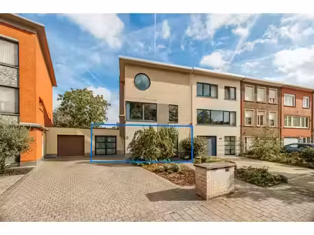 ruim gelijkvloers appartement met grote tuin