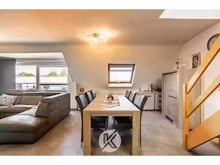 moderne duplex met 2 slaapkamers en garage