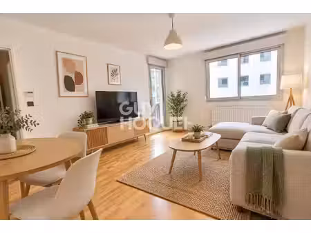 grand t2 avec balcon au coeur des brotteaux