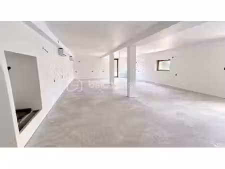 local commercial de 364 m² à chatenois