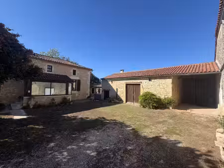 propriété de charme en pierre avec dépendances  studio indép