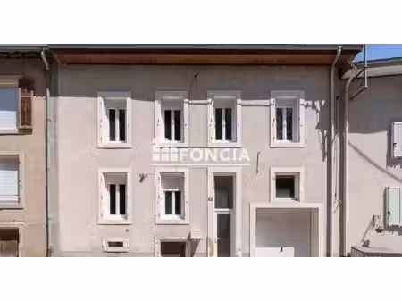 baccarat – belle maison de ville avec jardin sans vis-à-vis