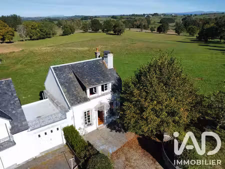 maison de campagne à chaussenac (15700)