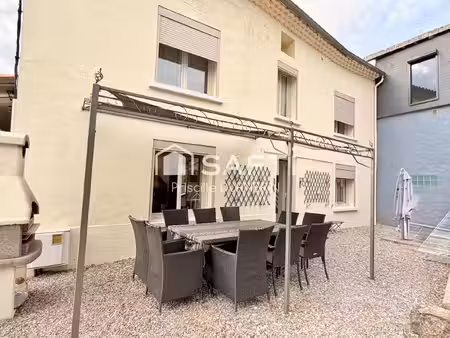 maison de village  vue sur les collines  jardin