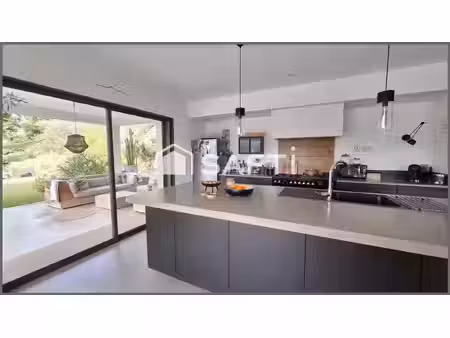 roquevaire maison contemporaine t5 avec piscine et terrain en restanque