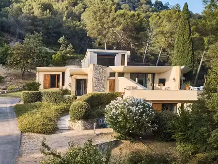 le tholonet proche aix - villa d’architecte - piscine - vue