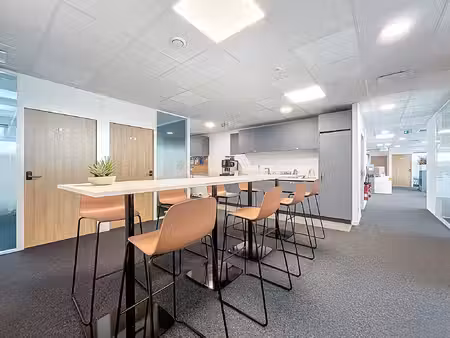 location local professionnel 30m² tours 37100
