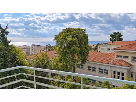 nice – baumettes | 3 pièces rénové avec balcons et vue mer