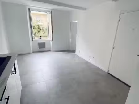 2 pièces entièrement rénové