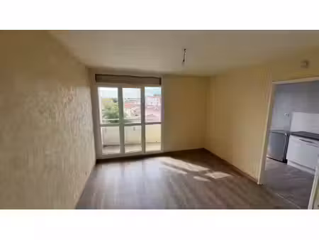 location appartement 1 pièce 28m² gerzat 63360