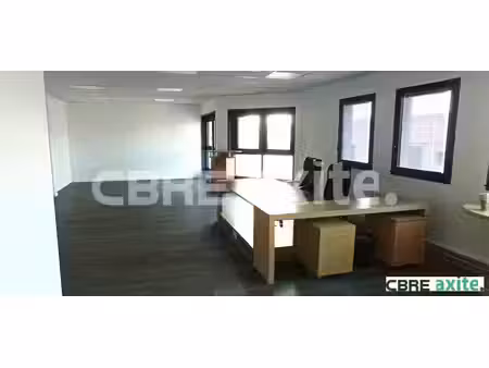 location local professionnel 78m² st quentin fallavier 38070