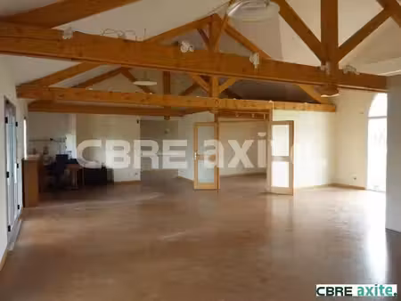 location local professionnel 125m² cremieu 38460