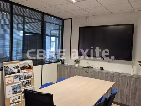 location local professionnel 74m² vaulx milieu 38090