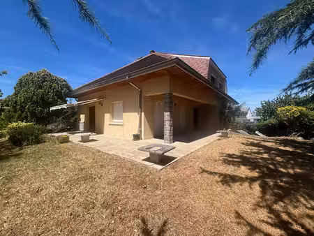location maison 8 pièces 251m² rillieux la pape 69140