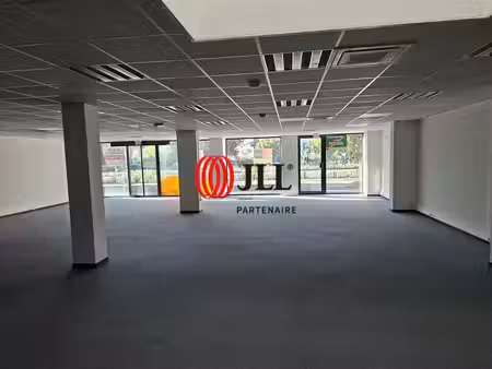 location local commercial 220m² clermont ferrand 63100