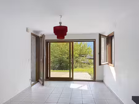 a proximite du centre du village