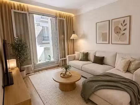 studio à paris (75020)
